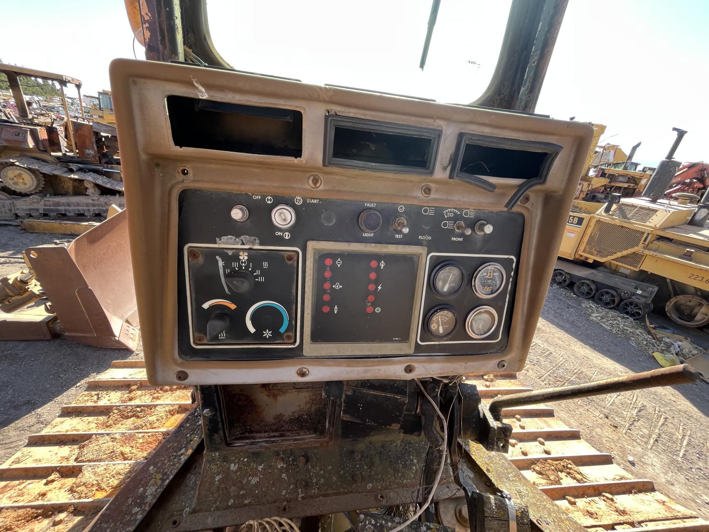 ./imagenes/INVOICE/2019/17379/TAPADOR FRONTAL CATERPILLAR D6HLGP (18).JPG